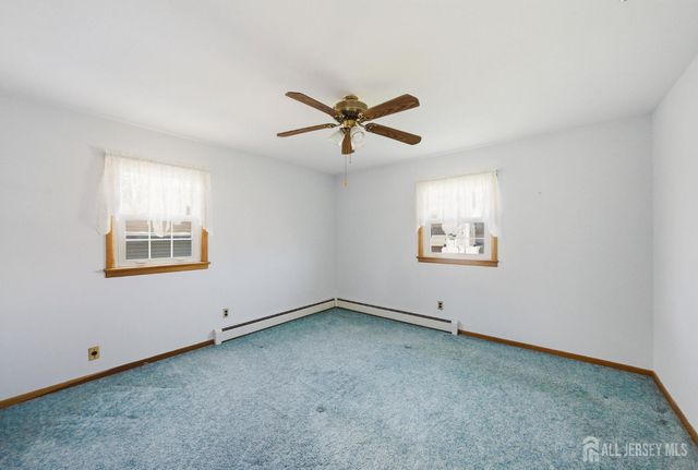 246 E Henry Place E, Iselin, NJ 08830