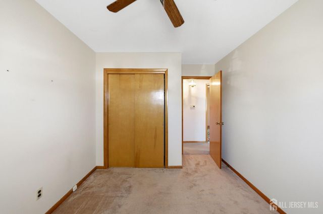 246 E Henry Place E, Iselin, NJ 08830