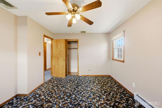 246 E Henry Place E, Iselin, NJ 08830