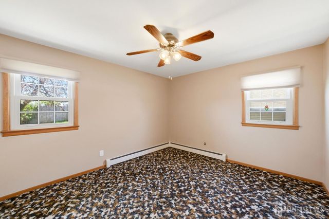 246 E Henry Place E, Iselin, NJ 08830