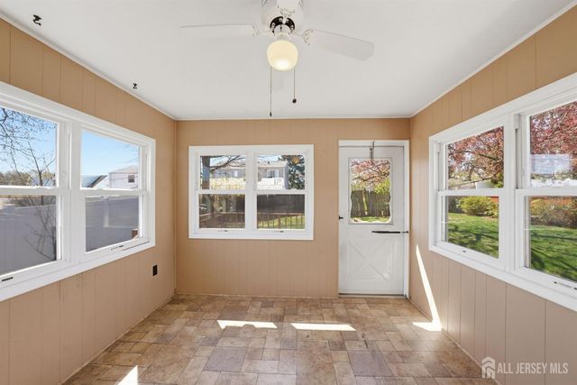 246 E Henry Place E, Iselin, NJ 08830