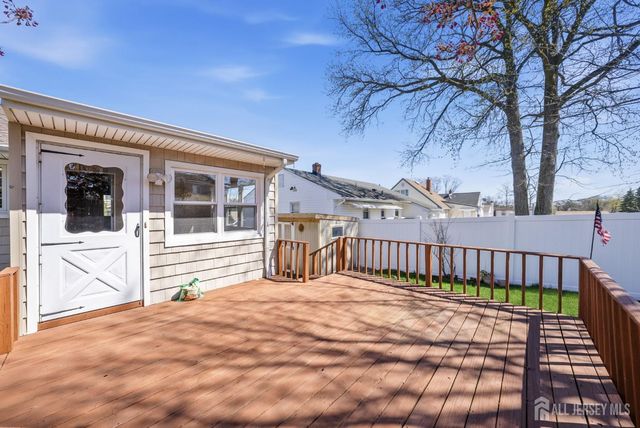 246 E Henry Place E, Iselin, NJ 08830