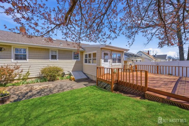 246 E Henry Place E, Iselin, NJ 08830