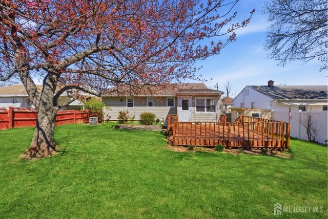 246 E Henry Place E, Iselin, NJ 08830