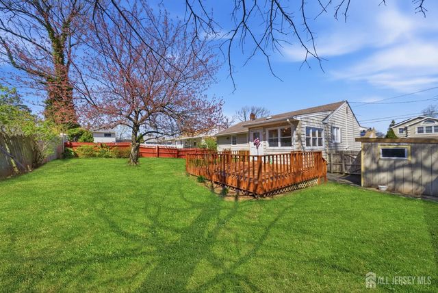 246 E Henry Place E, Iselin, NJ 08830