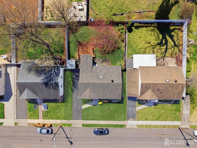 246 E Henry Place E, Iselin, NJ 08830