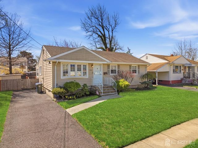 246 E Henry Place E, Iselin, NJ 08830