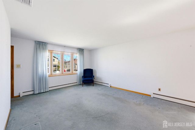 246 E Henry Place E, Iselin, NJ 08830