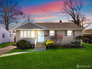 246 E Henry Place E, Iselin, NJ 08830