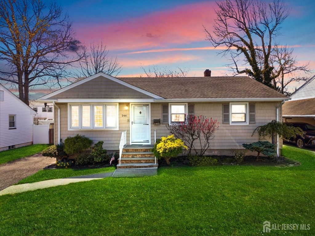 246 E Henry Place E, Iselin, NJ 08830