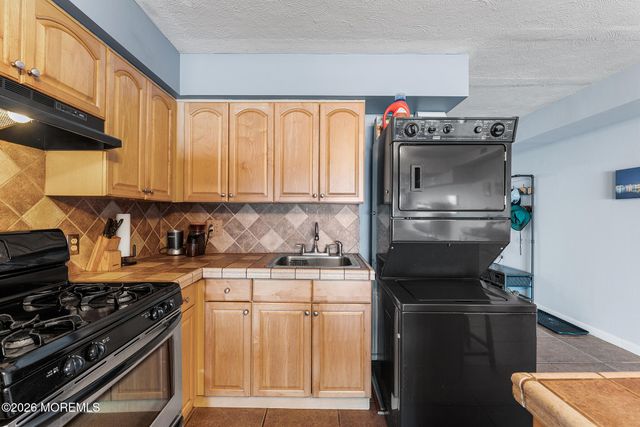 138 Bodman Place 11, Red Bank, NJ 07701