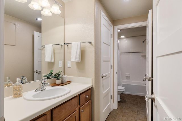 9091 E 33rd Avenue, Denver, CO 80238