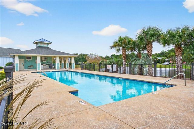 818 Cades Trail, Southport, NC 28461