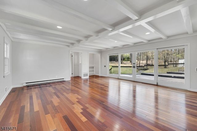 54 Robin Glen Rd, Watchung Boro, NJ 07069
