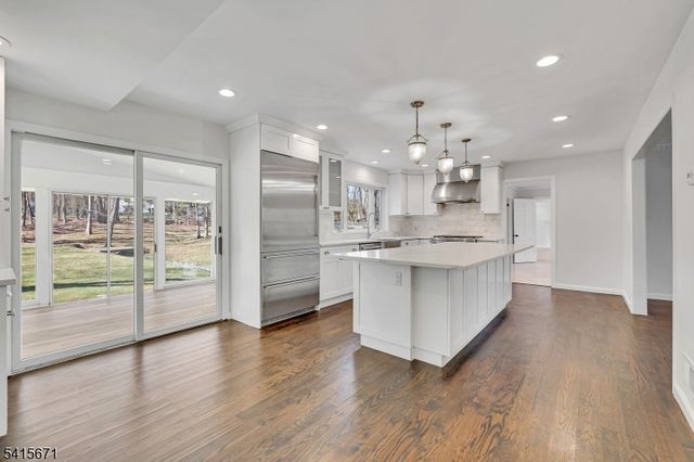 54 Robin Glen Rd, Watchung Boro, NJ 07069