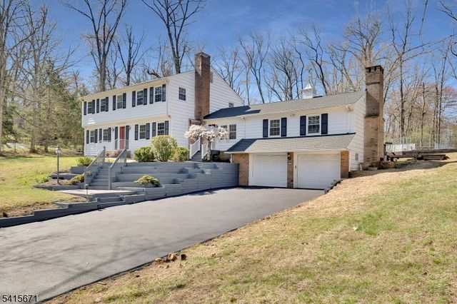 54 Robin Glen Rd, Watchung Boro, NJ 07069