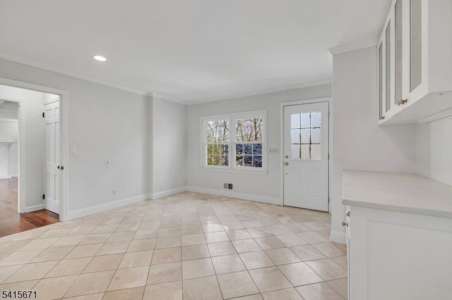 54 Robin Glen Rd, Watchung Boro, NJ 07069
