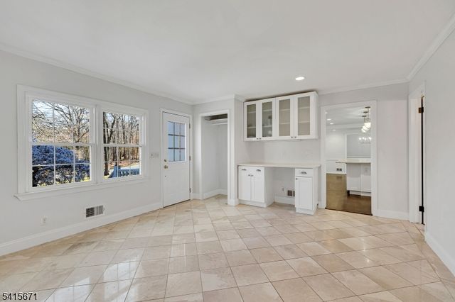 54 Robin Glen Rd, Watchung Boro, NJ 07069
