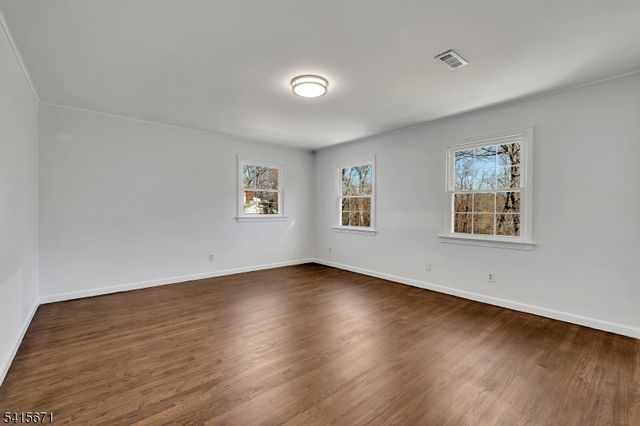 54 Robin Glen Rd, Watchung Boro, NJ 07069