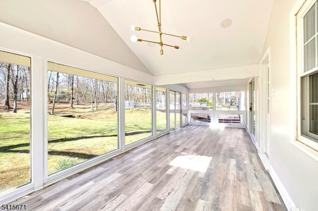 54 Robin Glen Rd, Watchung Boro, NJ 07069