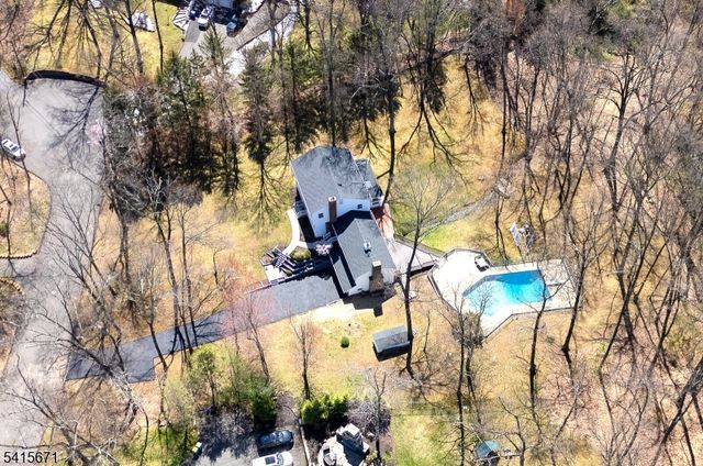 54 Robin Glen Rd, Watchung Boro, NJ 07069
