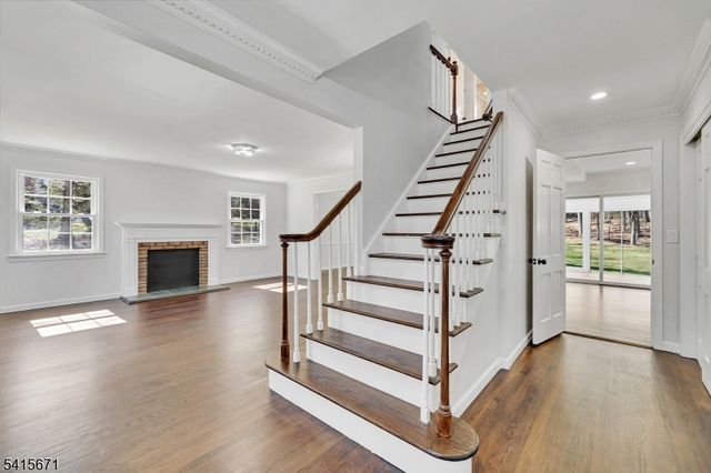 54 Robin Glen Rd, Watchung Boro, NJ 07069