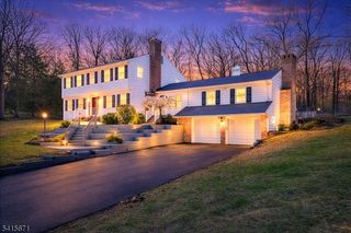 54 Robin Glen Rd, Watchung Boro, NJ 07069
