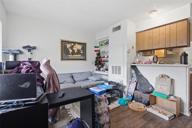 2801 Hemphill PARK A302, Austin, TX 78705