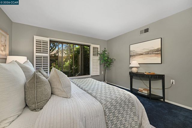 2233 Pine Knoll Dr 4, Walnut Creek, CA 94595