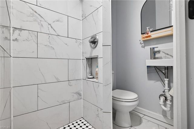 1200 N Fairwater DR, Norfolk, VA 23508