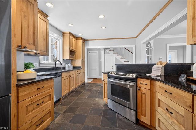 1200 N Fairwater DR, Norfolk, VA 23508