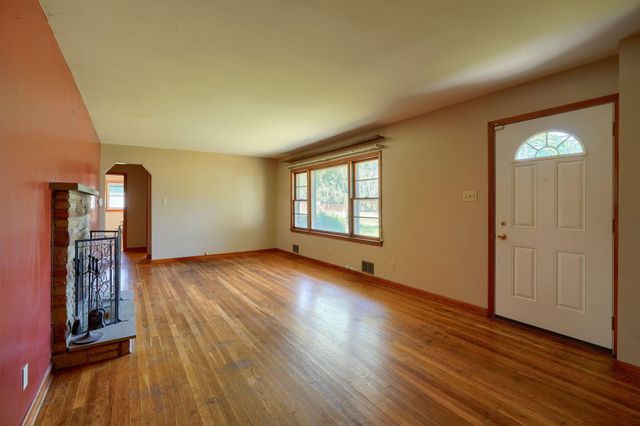 311 Tarlton Road, Circleville, OH 43113