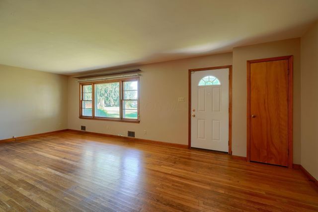 311 Tarlton Road, Circleville, OH 43113