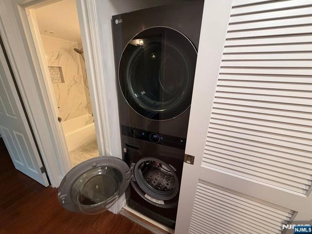 200 Grand Cove Way 3H, Edgewater, NJ 07020