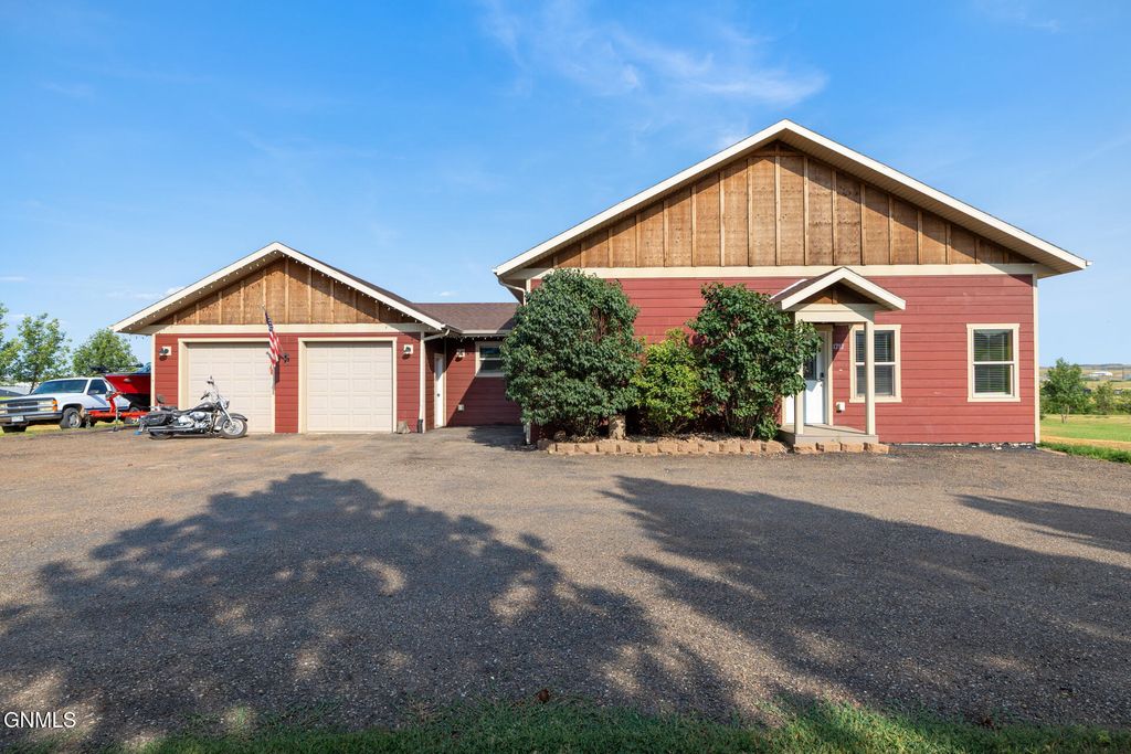 1212 10th Street SW, Watford City, ND 58854 photo 1