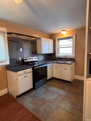 2409 Poinsette Drive, Fort Wayne, IN 46808