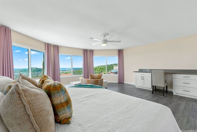 1906 Alaweo Street, Honolulu, HI 96821
