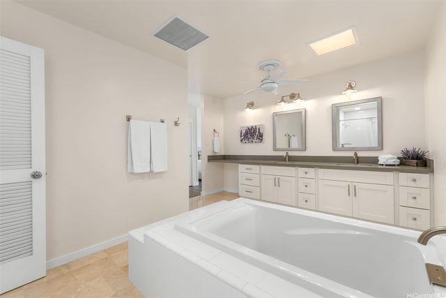 1906 Alaweo Street, Honolulu, HI 96821