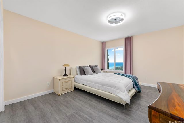 1906 Alaweo Street, Honolulu, HI 96821