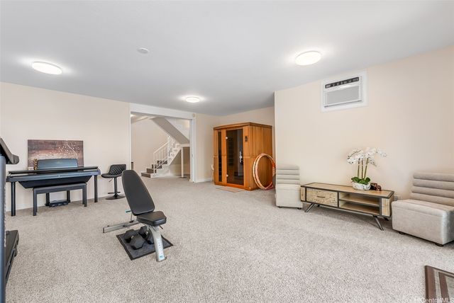 1906 Alaweo Street, Honolulu, HI 96821