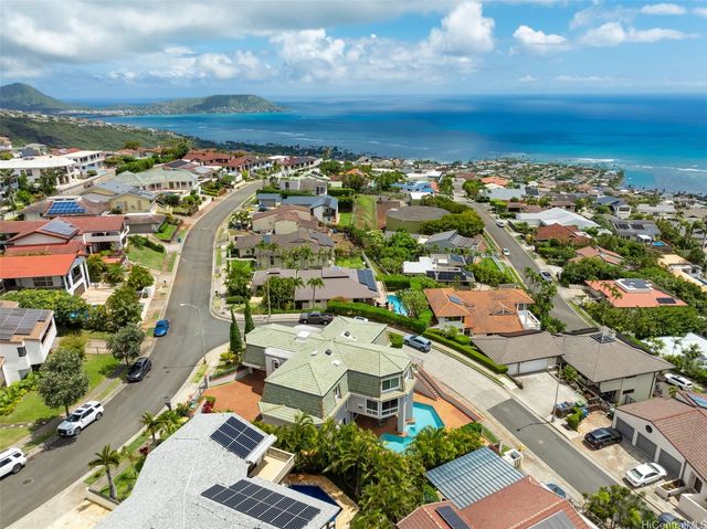 1906 Alaweo Street, Honolulu, HI 96821