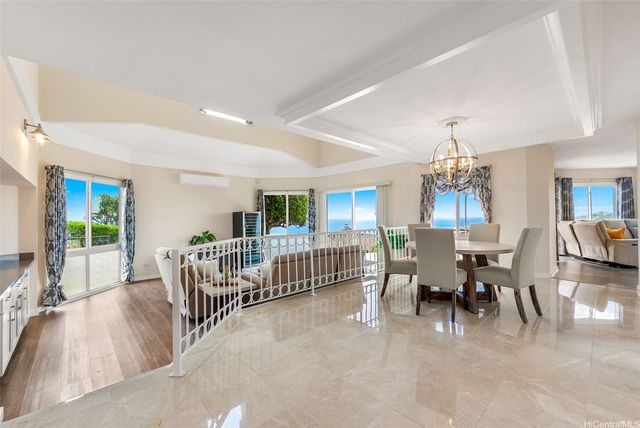 1906 Alaweo Street, Honolulu, HI 96821