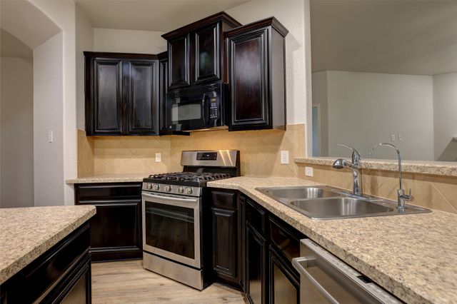 1328 Hill View Trail, Wylie, TX 75098