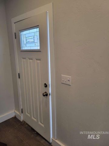 1129 6th Ave, Twin Falls, ID 83301