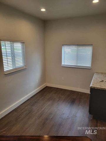 1129 6th Ave, Twin Falls, ID 83301