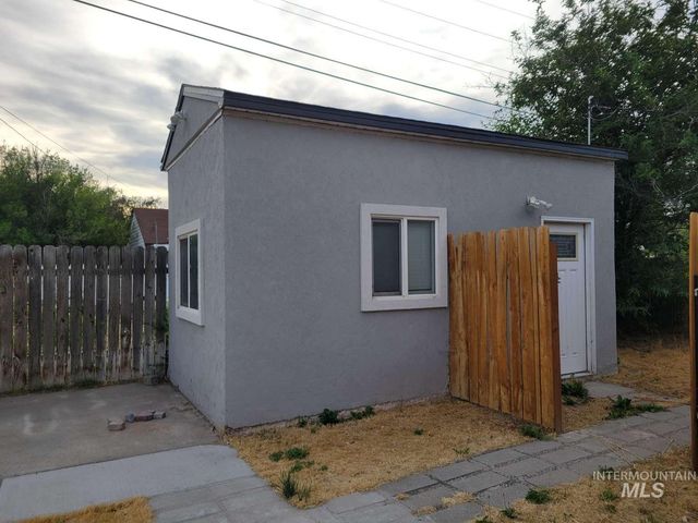 1129 6th Ave, Twin Falls, ID 83301