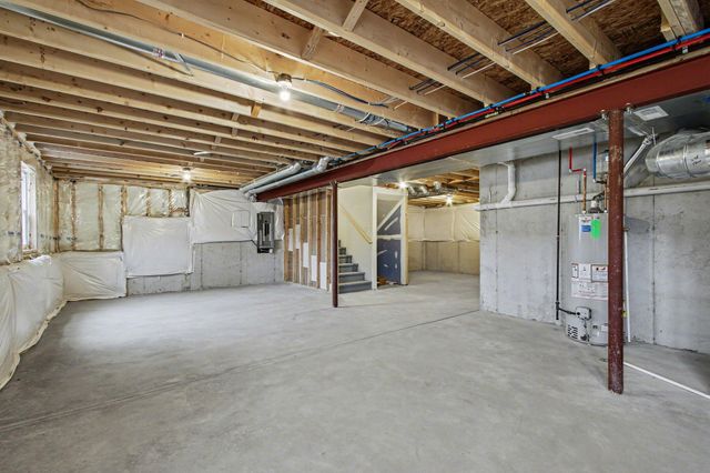 7660 E 118th Place, Crown Point, IN 46307