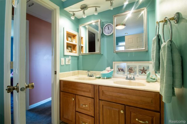 22321 N Fairway Drive, Woodhaven, MI 48183