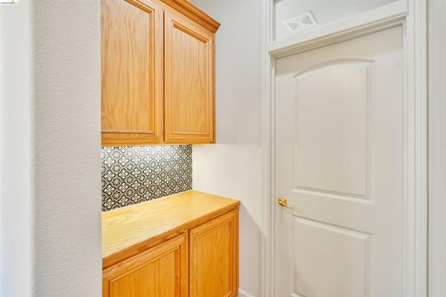 9208 Hallmark Pl, Vallejo, CA 94591