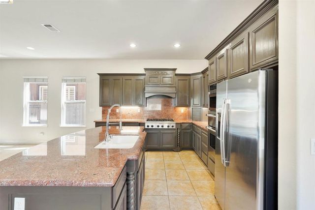 9208 Hallmark Pl, Vallejo, CA 94591
